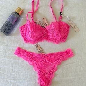 Hot pink Size 34D Wicked Unlined lace + Size M matching lace thong